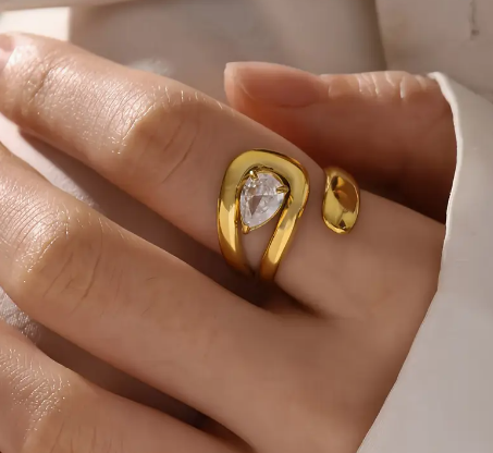 Zizeeria Zircon Ring - CZ